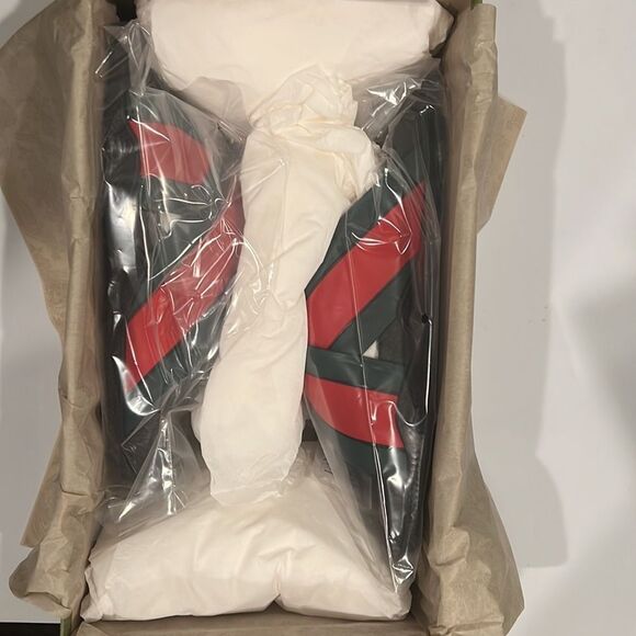 Brand new Gucci slippers with box - Picture 4 of 8